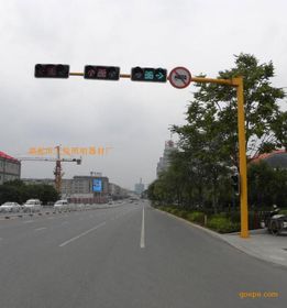 交通标志杆 道路安全的无声守护者